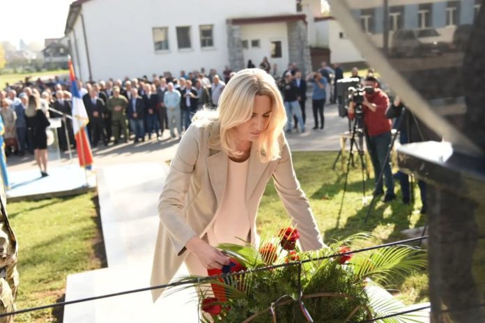 Položeni vijenci na spomenik stradalim pripadnicima Šestog odreda 1
