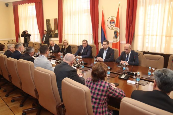 Dodik sa ministrima 5