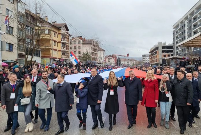 Svečani defile DR Zastava