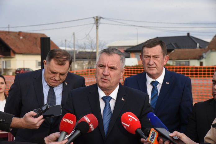 Mahovljani kamen temeljac Viskovi