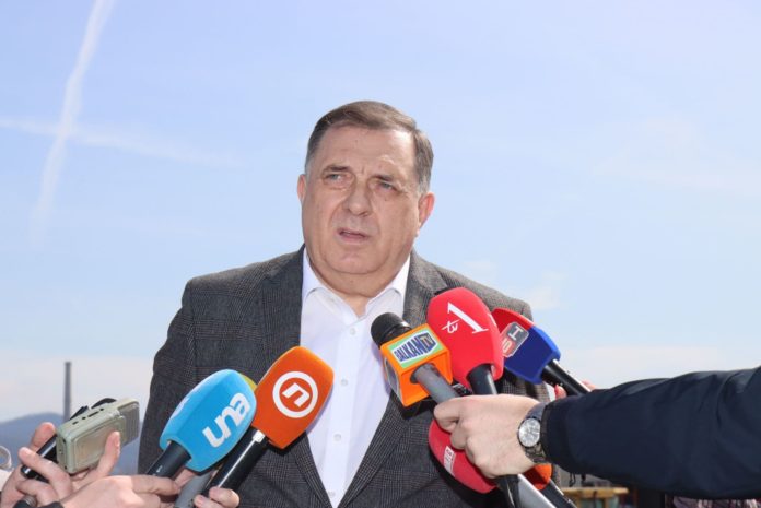 Dodik teniski tereni
