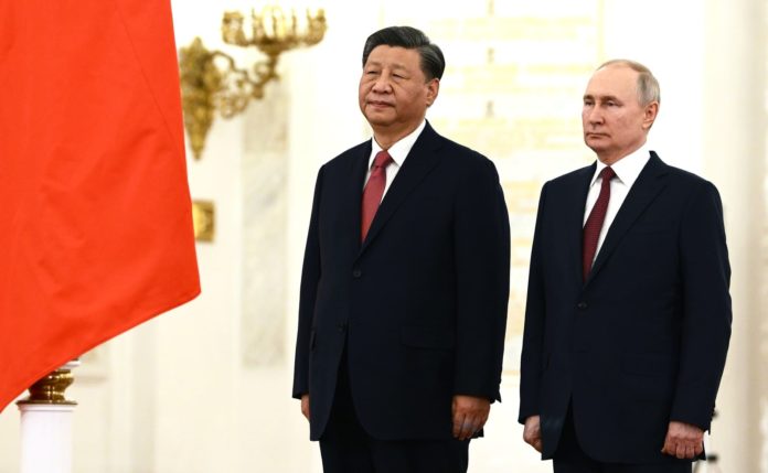Si Djinping i Putin u Moskvi