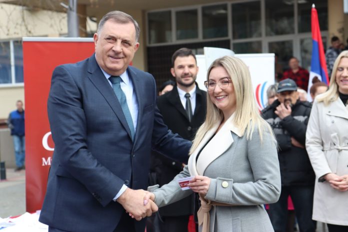 Novi clanovi SNSD Prijedor 4