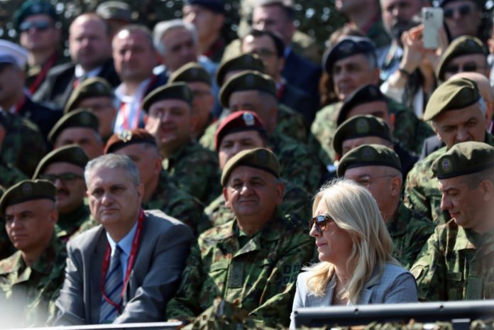 Vojska Srbije prikazala novu opremu i vještine Cvijanović