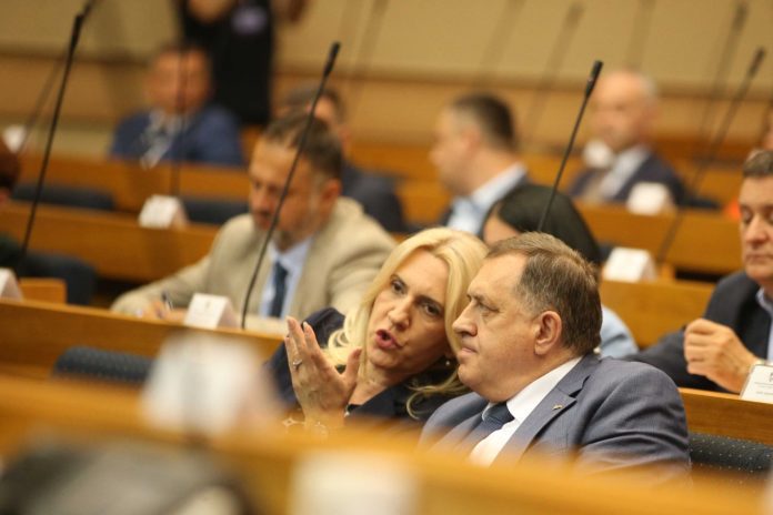 skupstina-posebna-sjednica-Dodik-cvijanovic 2