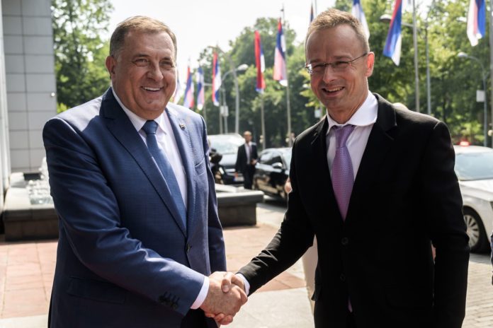Dodik Sijarto J1