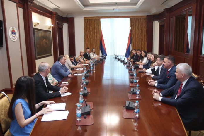 Dodik i Cvijanovićeva sa ambasadorima i generalnim konzulima 1