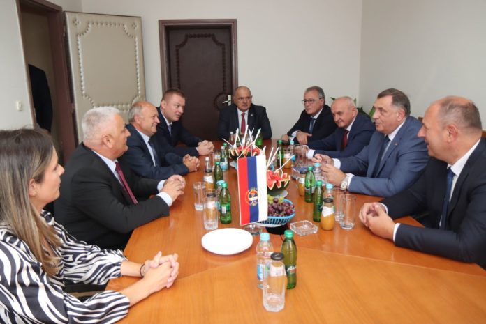 Dodik u Rudom 2
