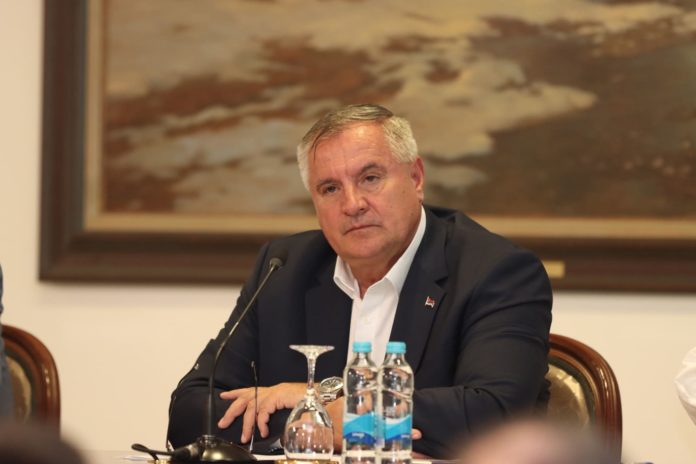 Sastanak sa direktorima i rukovodiocima 13
