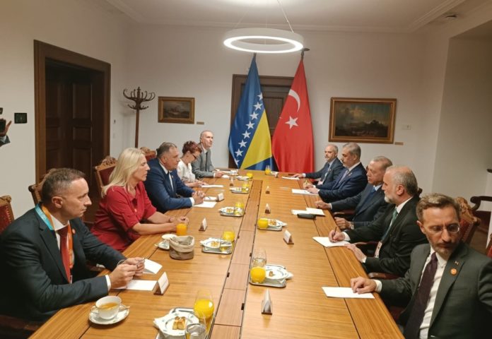 Dodik i Cvijanovićeva sa Erdoganom