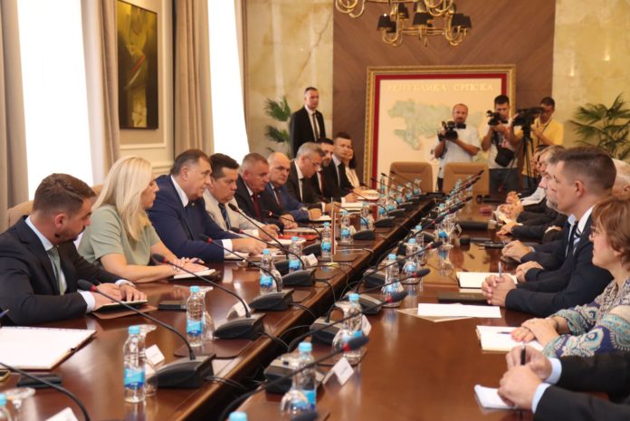 Sastanak Dodika sa predstavnicima institucija 3