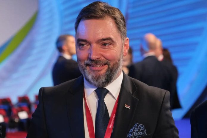 Košarac Moskva 4
