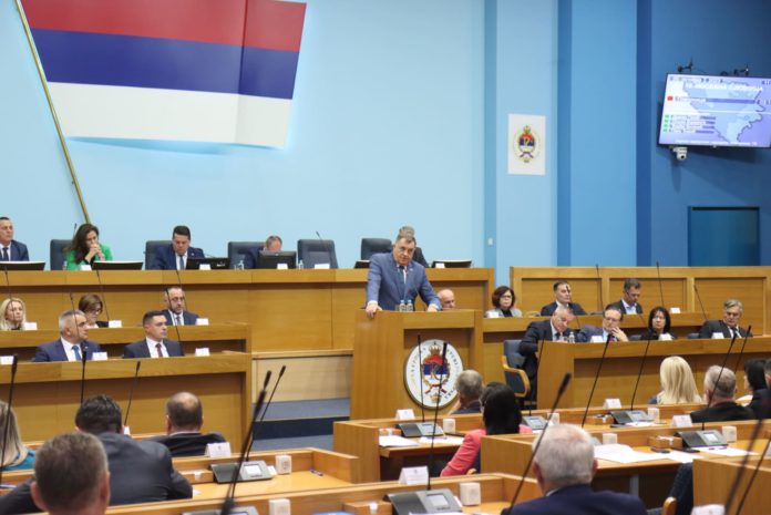 Posebna-sjednica-Narodne-skupstine Dodik 2