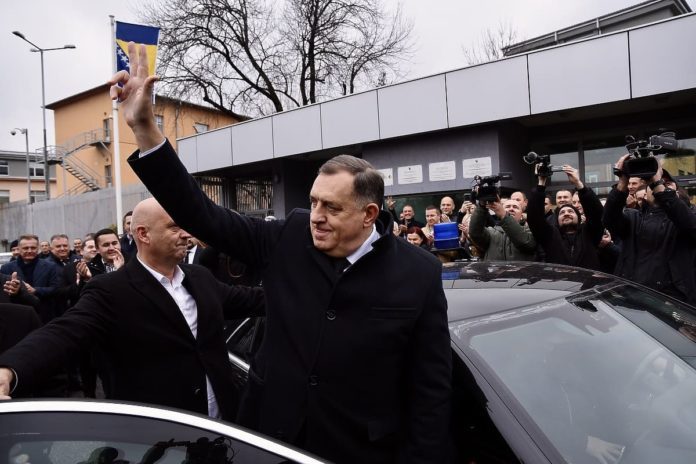 Dodik ispred suda 3
