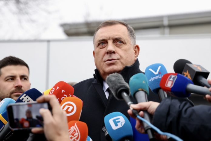 Dodik ispred suda 7