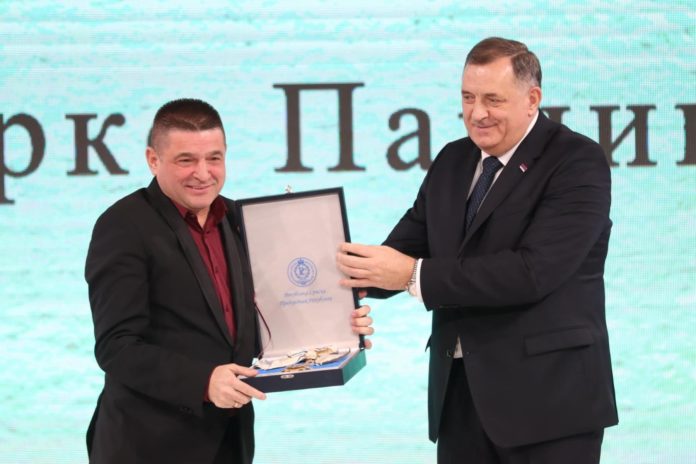 Baja Mala Knindža Dodik orden