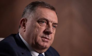 Dodik, Elek i privrednik iz Dervente kupuju tri stana djeci poginulog sveštenika