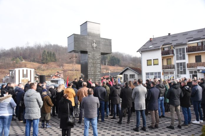 Osveštan obnovljeni spomen-kompleks u Kravici