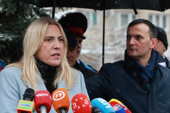 Položeni vijenci na Trgu palih boraca NOB-a Cvijanovic