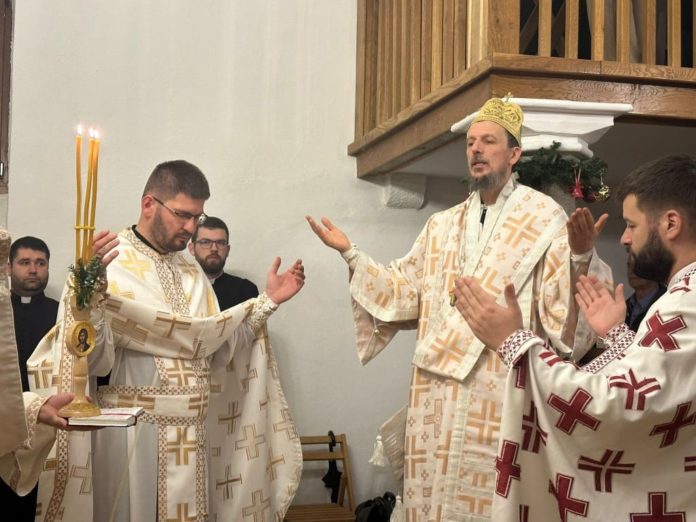 Vladika Dimitrije u Mostaru služio božićnu liturgiju i prelomio česnicu sa vjernicima 2