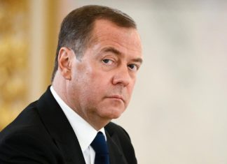 Medvedev: Za održivo rješenje Kijev mora ostati neutralan