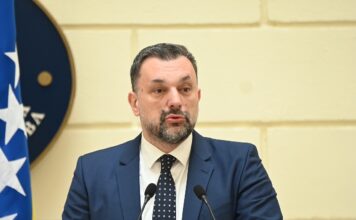 Konaković bi da dijeli šamare Srbima, Minić mu poručio da je politička prošlost