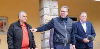 Dva predsjednika posjetila Pambukovicu da bi pokazala koliko je srpsko selo važno