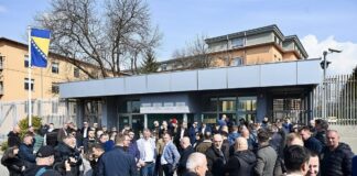 Dodik i Lukić stigli u Sud BiH, velika podrška građana