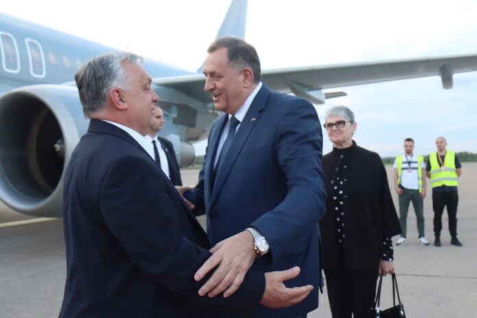 Dodik Orban na aerodromu