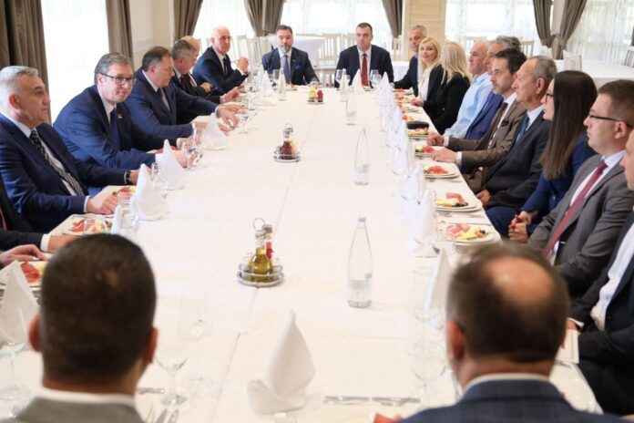 Podrška Dodika i Vučića predstavnicima Srba iz Mostara i Hercegovine 1