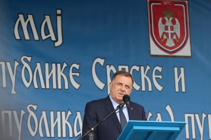 Dan Vojske Republike Srpske u kasarni Kozara Dodik 2