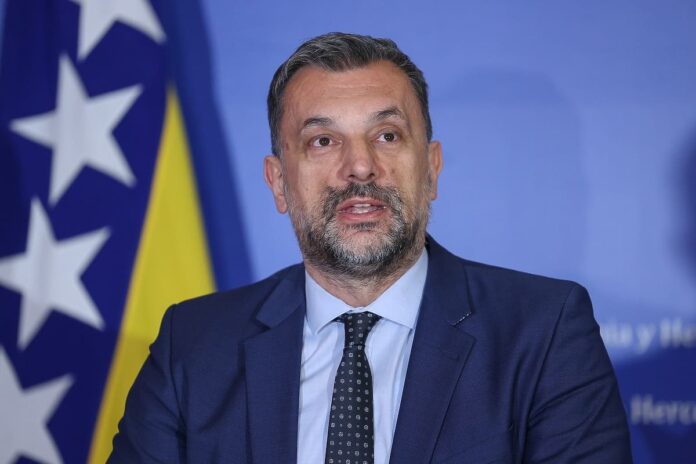 Obraćanje zvaničnika nakon sastanka Trojke, SNSD-a i HDZ-a Konakovic