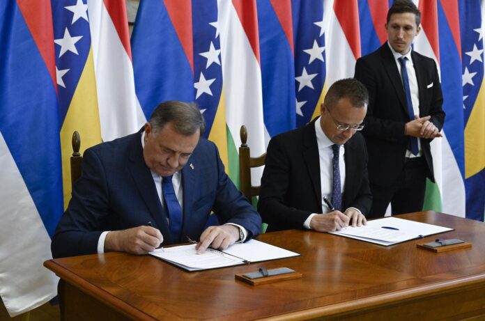 Sijarto i Dodik u Budimpešti 6