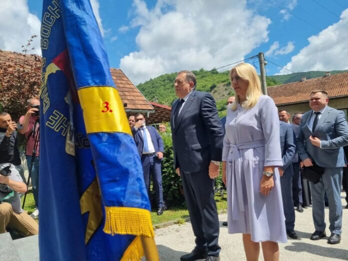 Jezero polaganje vijenaca i cvijeca 1