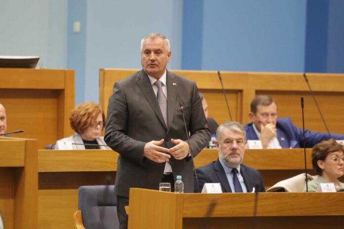 Radovan-Viskovic-premijer-skustina 1