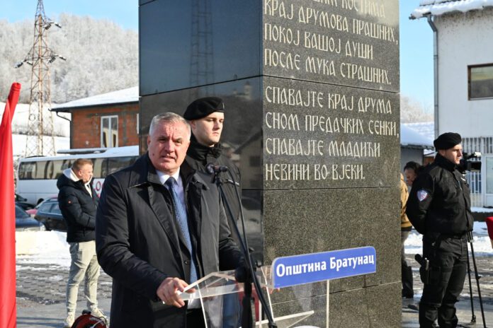 Kravica spomenik 25 Viskovic