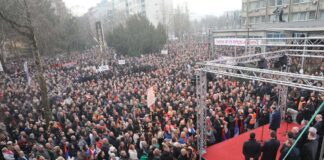 Sa velikog narodnog mitinga poručeno da Republika Srpska ne prihvata diktaturu