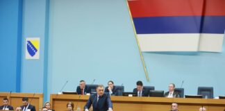 Dodik: Okolnosti povoljne za usvajanje novog ustava