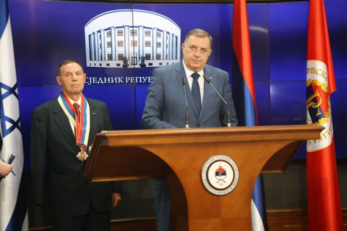 Levi Dodik 6
