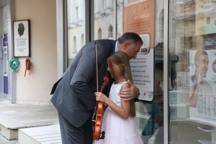 Dodik djevojcica Vanja