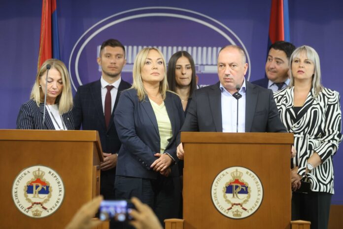 Crnadak poslanici Skupstina