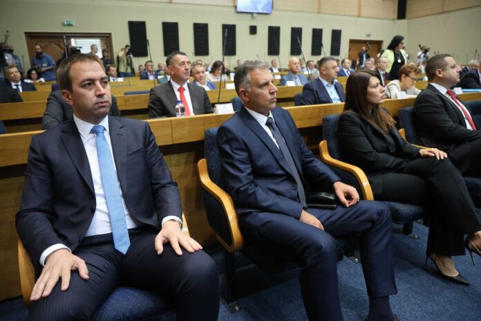 Posebna sjednica Narodne skupstine o izboru Vlade 8