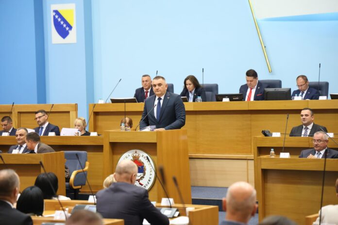 Posebna sjednica Narodne skupstine o izboru Vlade Minic 3