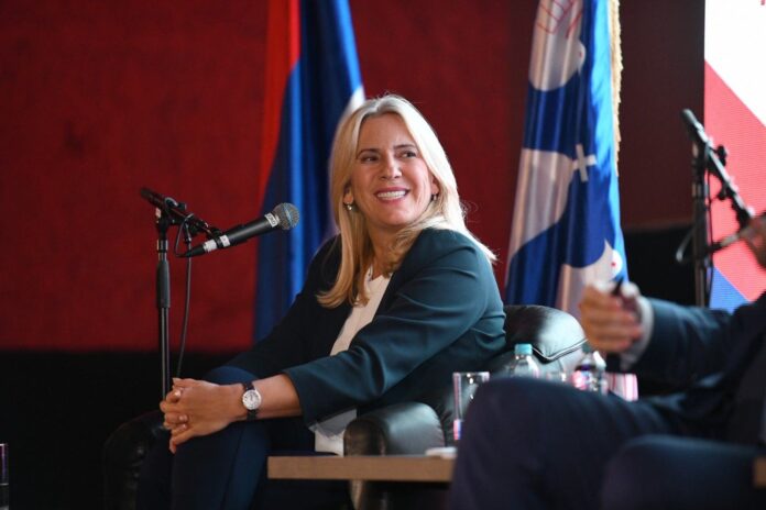 Razgovor sa predsjednikom u Bijeljini Cvijanovic 1