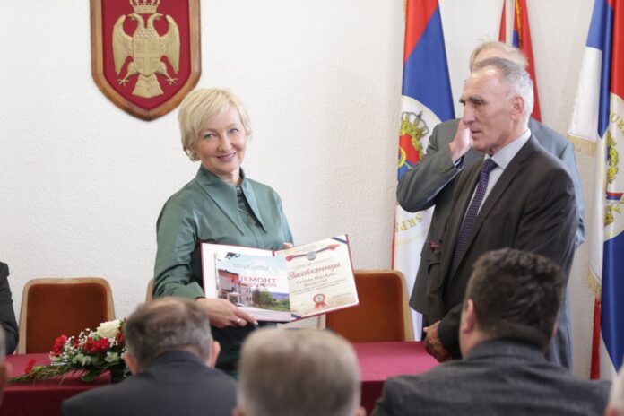 Spomenik Pale zahvalnice 1