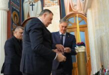 Dodik i Karan odali počast poginulim srpskim borcima u Tesliću