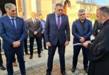 Dodik i Karan posjetili parohijski dom u izgradnji u porti Spomen-hrama Presvete Trojice u Tesliću
