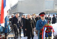 Polaganjem vijenaca kod spomenika palim borcima počelo obilježavanje Dana Republike
