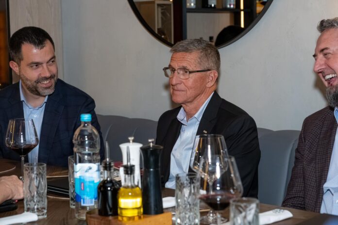 Igor Dodik Majkl Flin