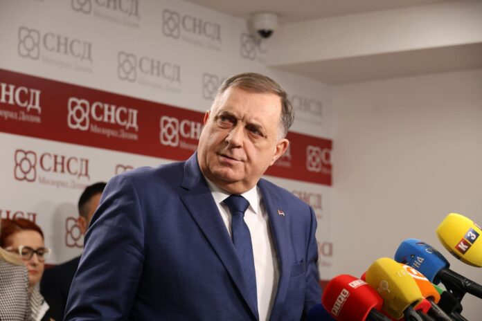 Sjednca snsd predsjednistva Dodik 1